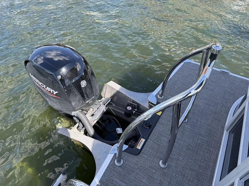 Slide: The Image of Barletta Boats A24QC Triple-Toon 2026 - 9