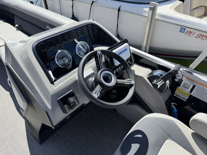 Slide: The Image of Barletta Boats A24QC Triple-Toon 2026 - 18