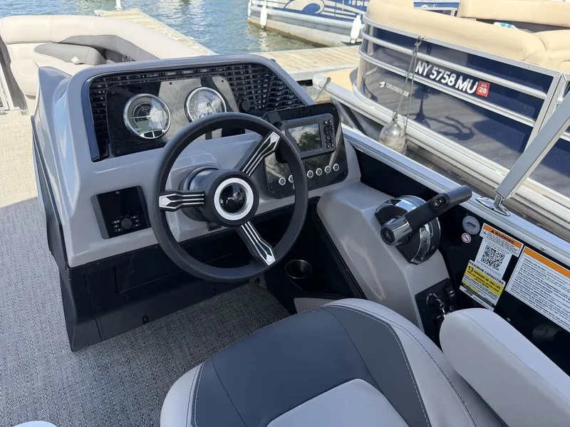 Slide: The Image of Barletta Boats A24QC Triple-Toon 2026 - 22