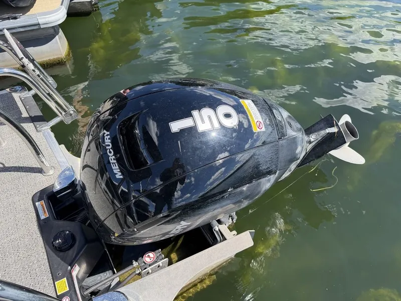 Slide: The Image of Barletta Boats A24QC Triple-Toon 2026 - 4