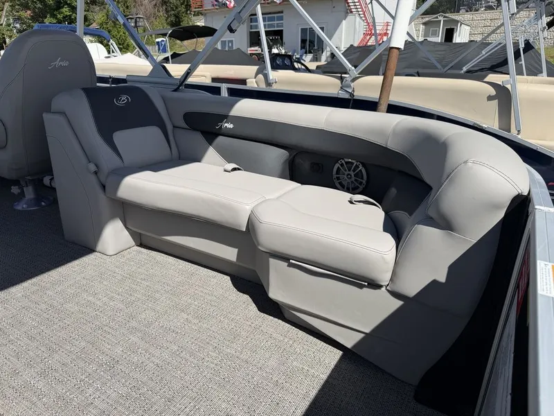 Slide: The Image of Barletta Boats A24QC Triple-Toon 2026 - 9
