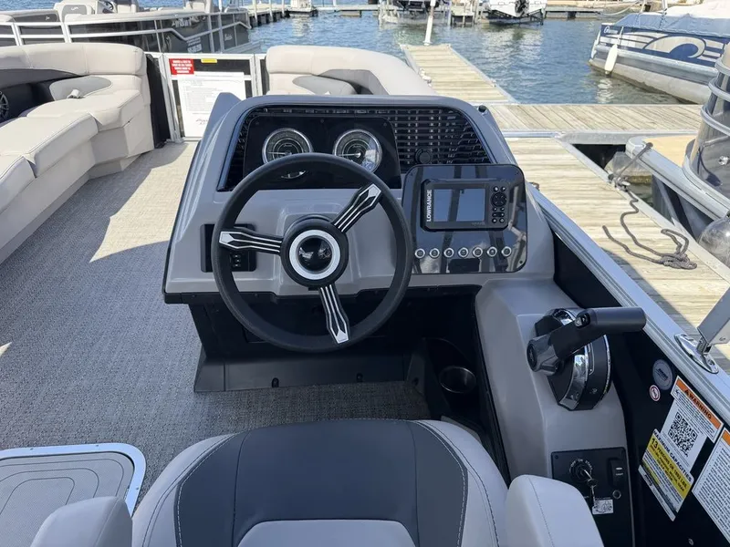 Slide: The Image of Barletta Boats A24QC Triple-Toon 2026 - 21