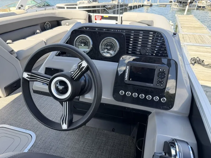 Slide: The Image of Barletta Boats A24QC Triple-Toon 2026 - 19