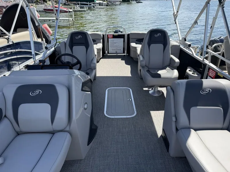 Slide: The Image of Barletta Boats A24QC Triple-Toon 2026 - 29