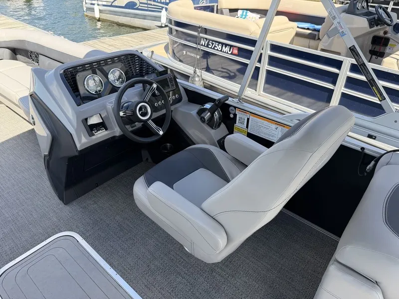 Slide: The Image of Barletta Boats A24QC Triple-Toon 2026 - 23