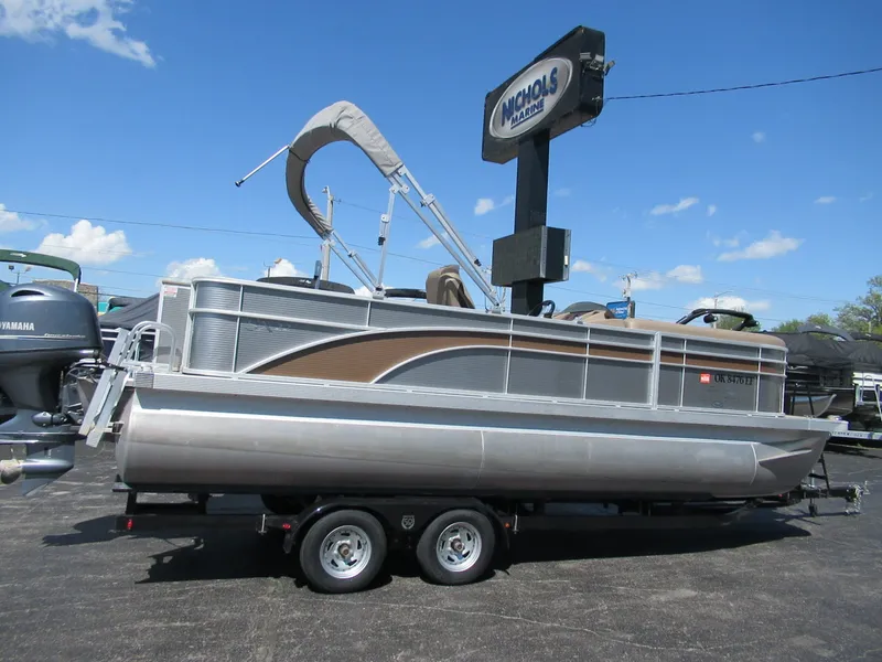 The Image of Bennington 22 SX 2020 - undefined