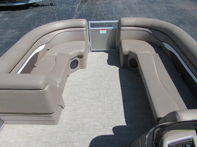 Slide: The Image of Bennington 22 SX 2020 - 11