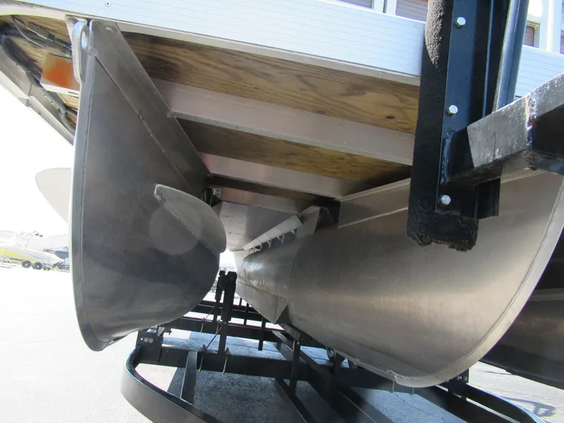 Slide: The Image of Bennington 22 SX 2020 - 6