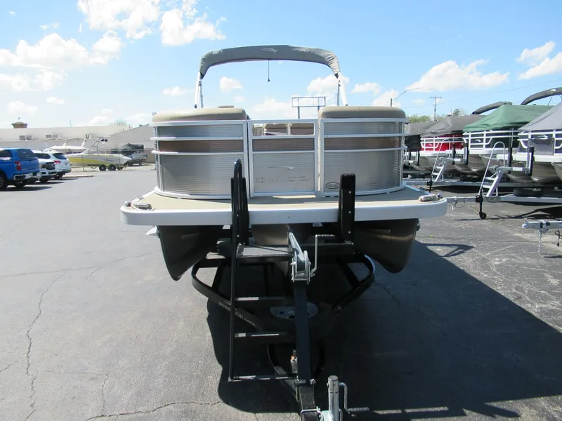 Slide: The Image of Bennington 22 SX 2020 - 7