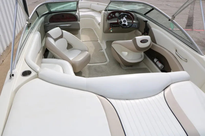 Slide: The Image of Caravelle 207 Br 2006 - 12