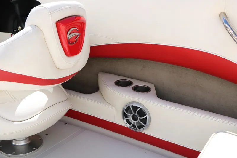 Slide: The Image of Crownline Boats 23 SS Lpx 2009 - 33