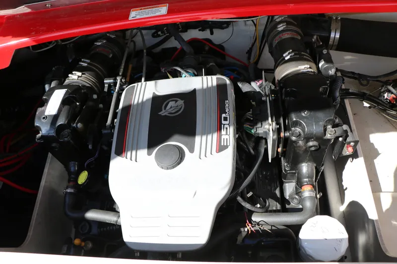 Slide: The Image of Crownline Boats 23 SS Lpx 2009 - 36