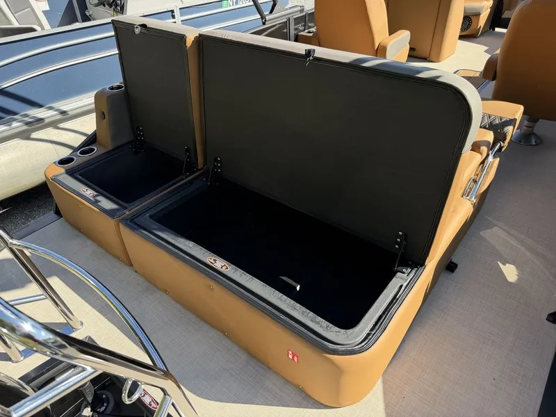 Slide: The Image of Harris Cruiser 210 SLDH 2027 - 15