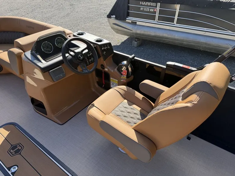 Slide: The Image of Harris Cruiser 210 SLDH 2027 - 35