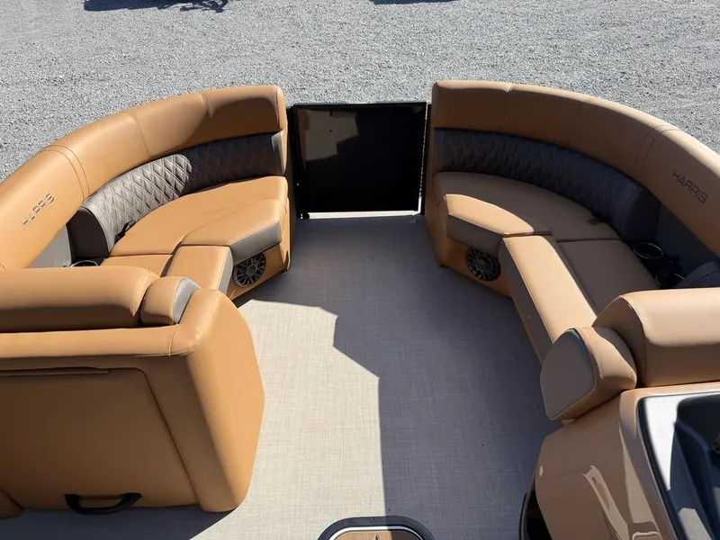 Slide: The Image of Harris Cruiser 210 SLDH 2027 - 23