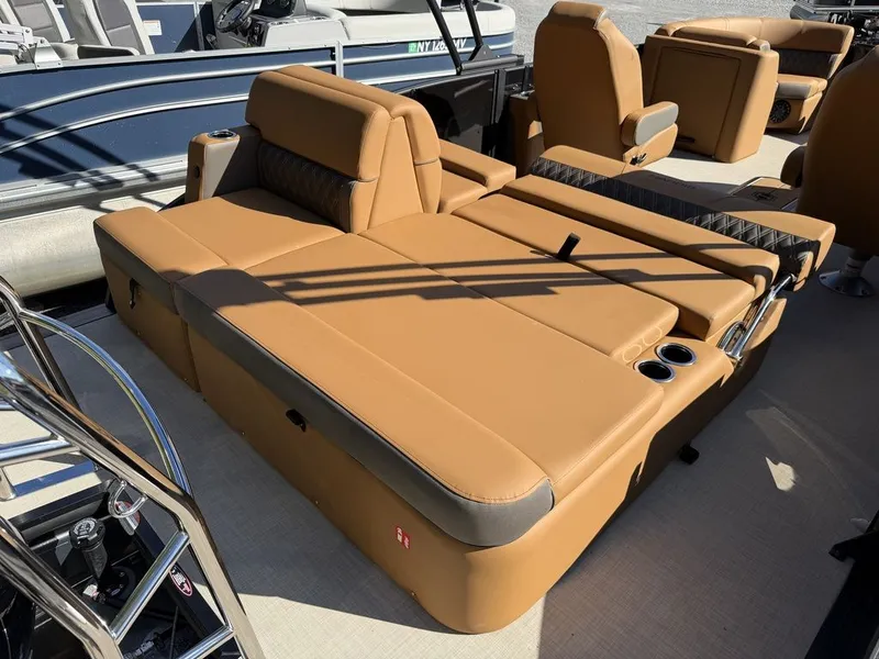 Slide: The Image of Harris Cruiser 210 SLDH 2027 - 16