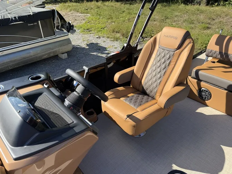 Slide: The Image of Harris Cruiser 210 SLDH 2027 - 37