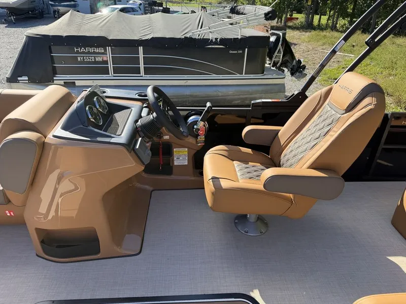 Slide: The Image of Harris Cruiser 210 SLDH 2027 - 36