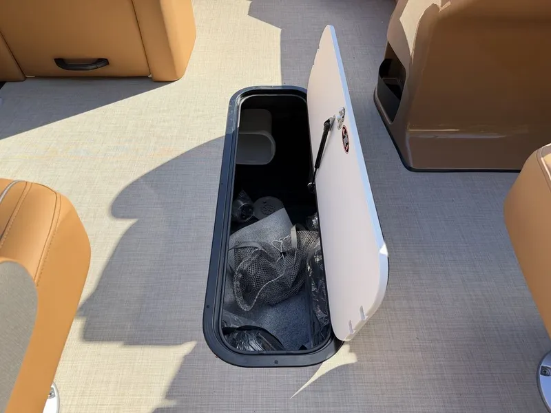 Slide: The Image of Harris Cruiser 210 SLDH 2027 - 21