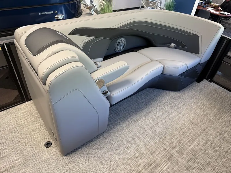 Slide: The Image of Barletta Boats C22UC 2027 - 12