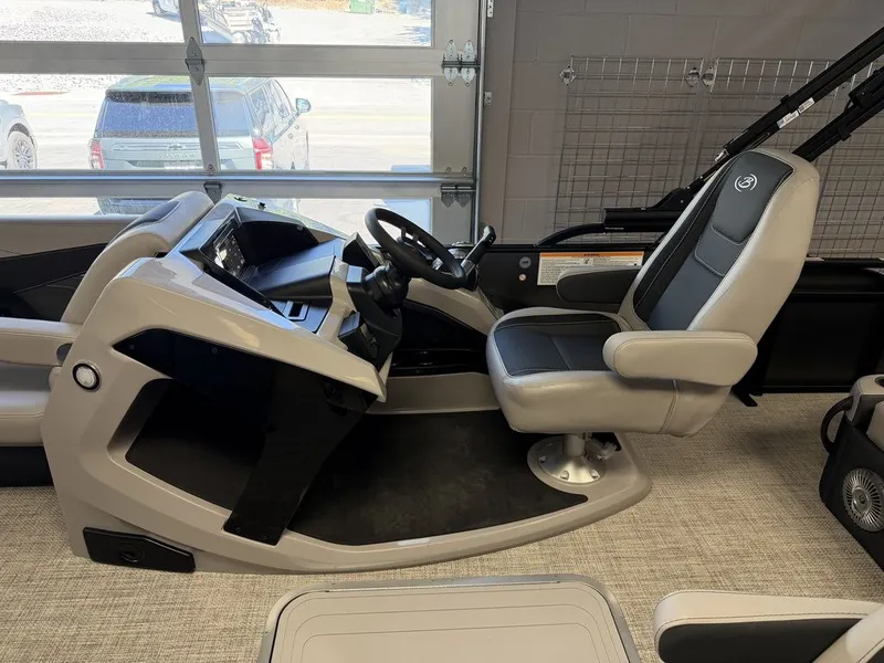 Slide: The Image of Barletta Boats C22UC 2027 - 18