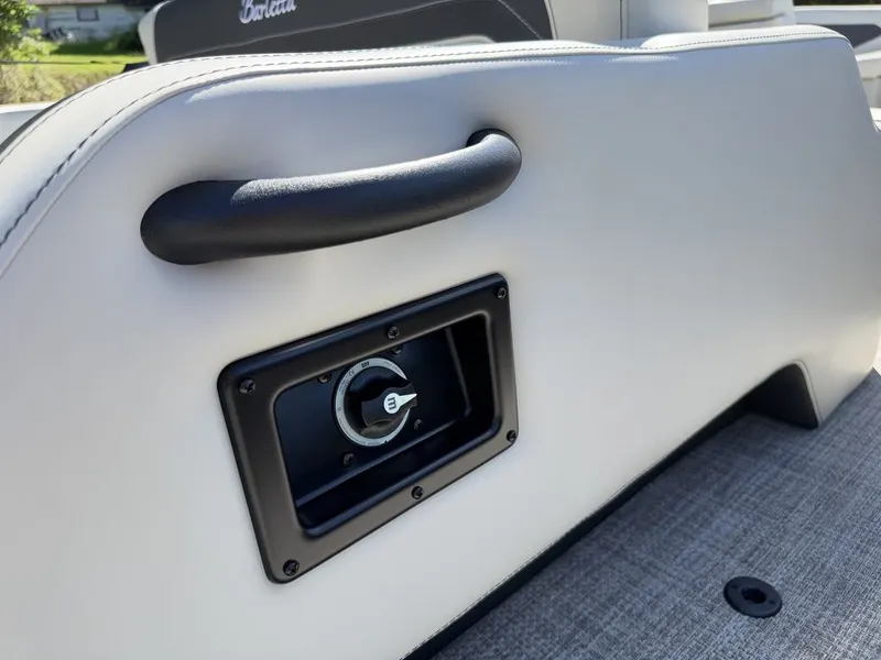 Slide: The Image of Barletta Boats A22UC 2027 - 40