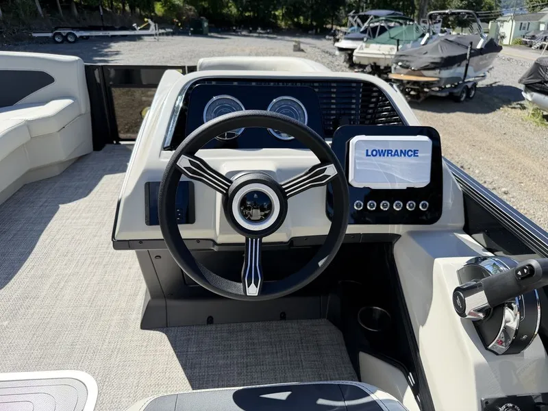 Slide: The Image of Barletta Boats A22UC 2027 - 18