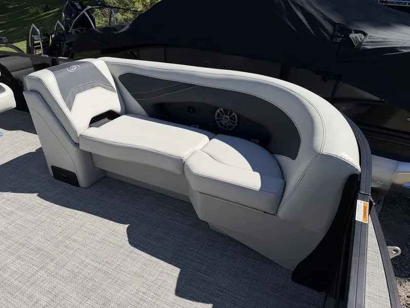 Slide: The Image of Barletta Boats A22UC 2027 - 6