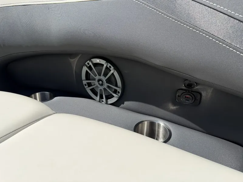 Slide: The Image of Barletta Boats A22UC 2027 - 45