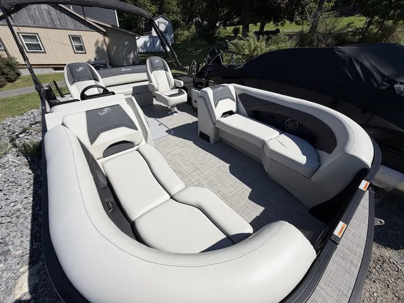 Slide: The Image of Barletta Boats A22UC 2027 - 10