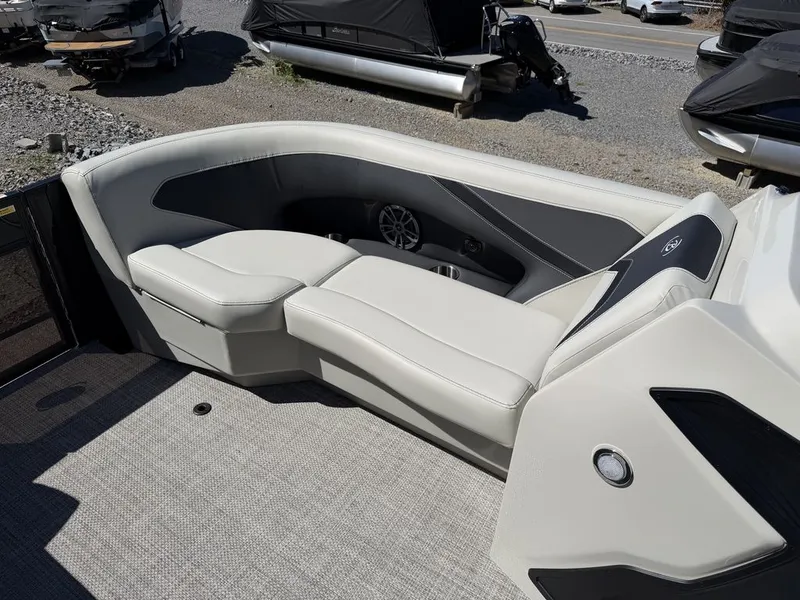 Slide: The Image of Barletta Boats A22UC 2027 - 11