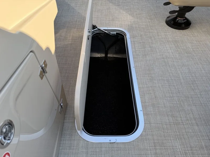Slide: The Image of Alera Marine 22L 2027 - 36