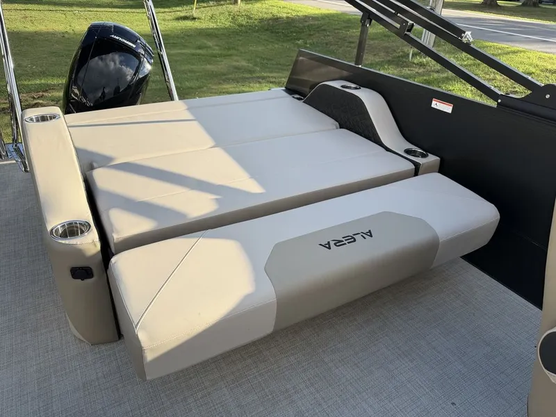 Slide: The Image of Alera Marine 22L 2027 - 19