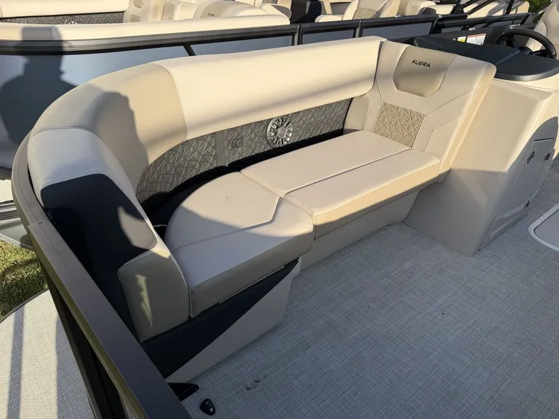 Slide: The Image of Alera Marine 22L 2027 - 11
