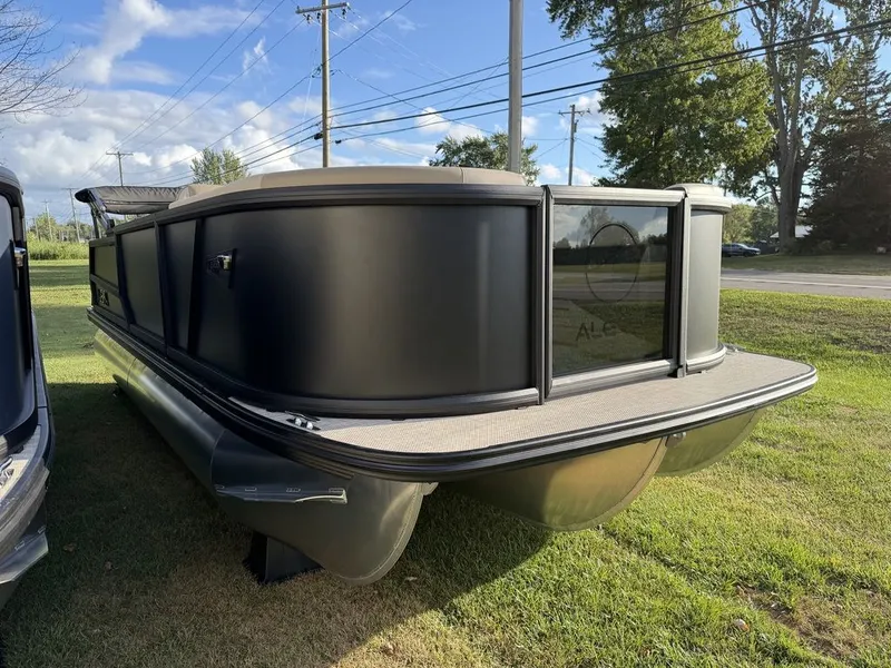 Slide: The Image of Alera Marine 22L 2027 - 8