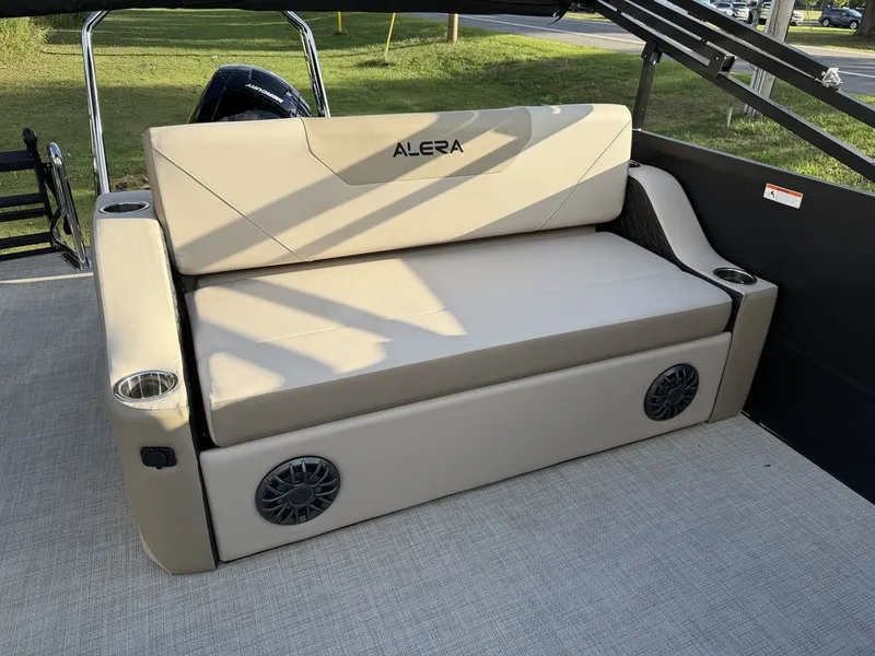 Slide: The Image of Alera Marine 22L 2027 - 18