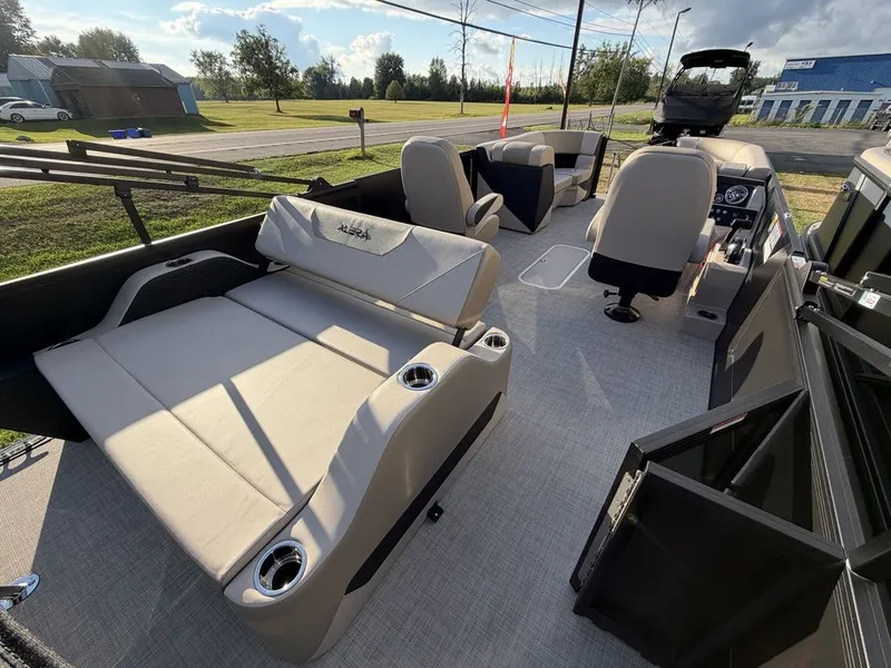 Slide: The Image of Alera Marine 22L 2027 - 21