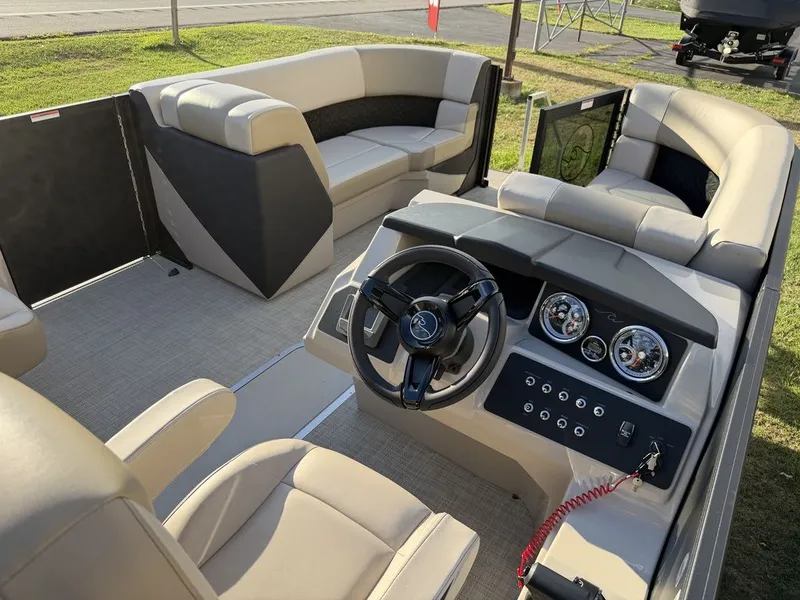 Slide: The Image of Alera Marine 22L 2027 - 29