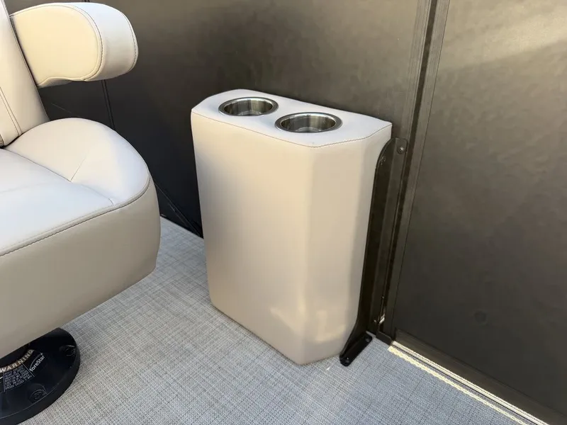Slide: The Image of Alera Marine 22L 2027 - 17