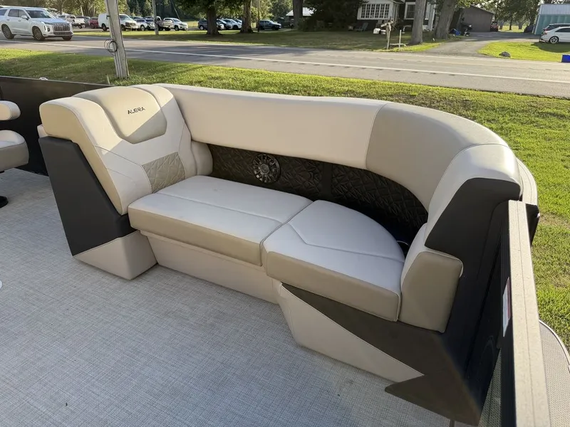 Slide: The Image of Alera Marine 22L 2027 - 10