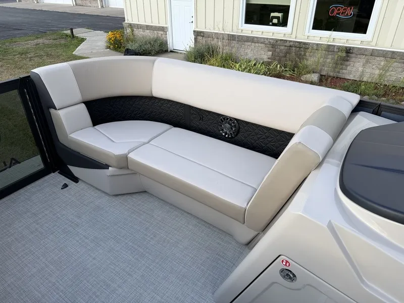 Slide: The Image of Alera Marine 22Q 2027 - 13