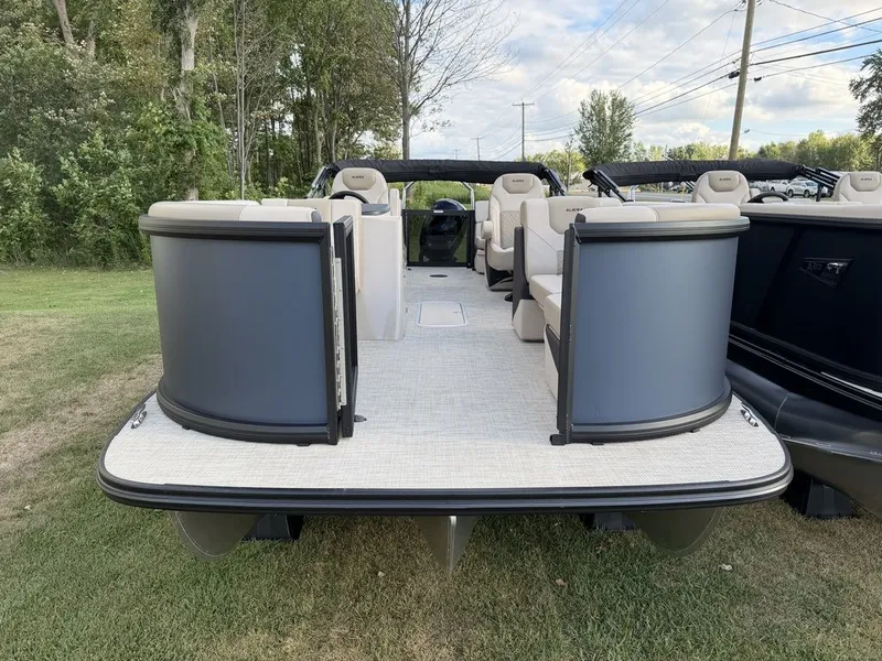 Slide: The Image of Alera Marine 22Q 2027 - 3
