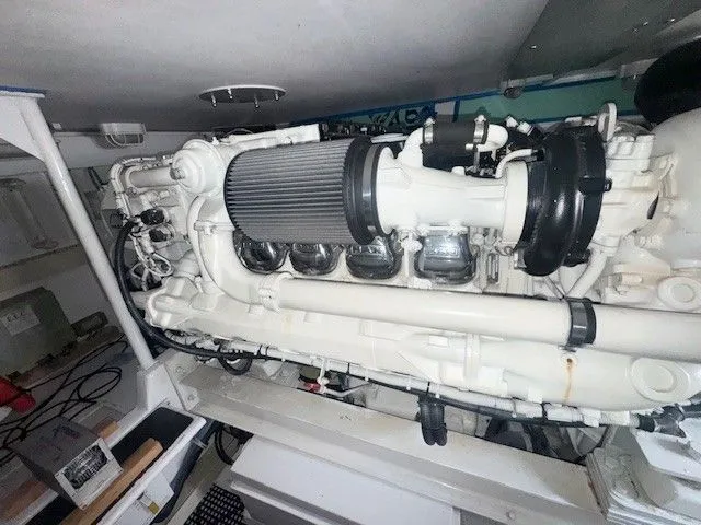 Slide: The Image of Viking 50 Convertible 2000 - 40
