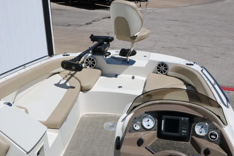 Slide: The Image of Stingray Boat Company 192 SC 2015 - 25