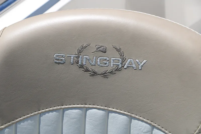 Slide: The Image of Stingray Boat Company 192 SC 2015 - 45