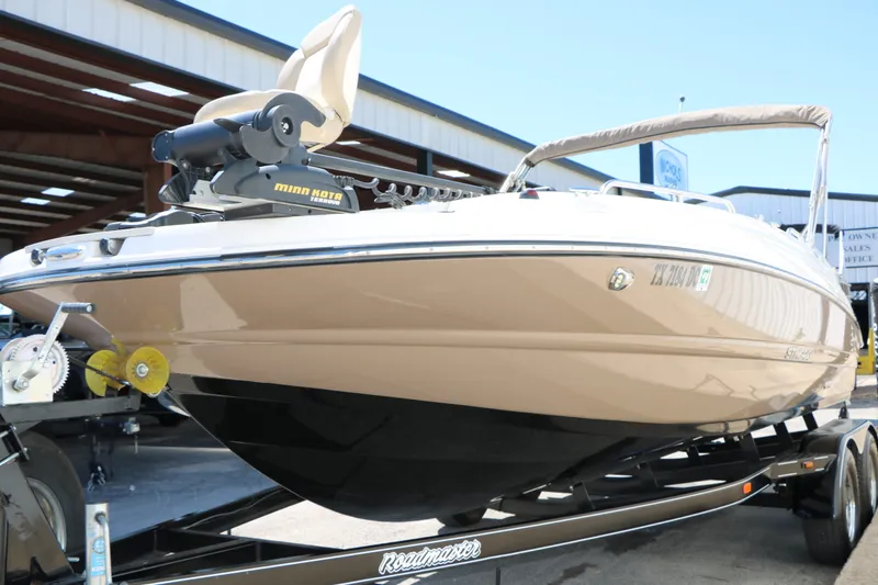 Slide: The Image of Stingray Boat Company 192 SC 2015 - 6