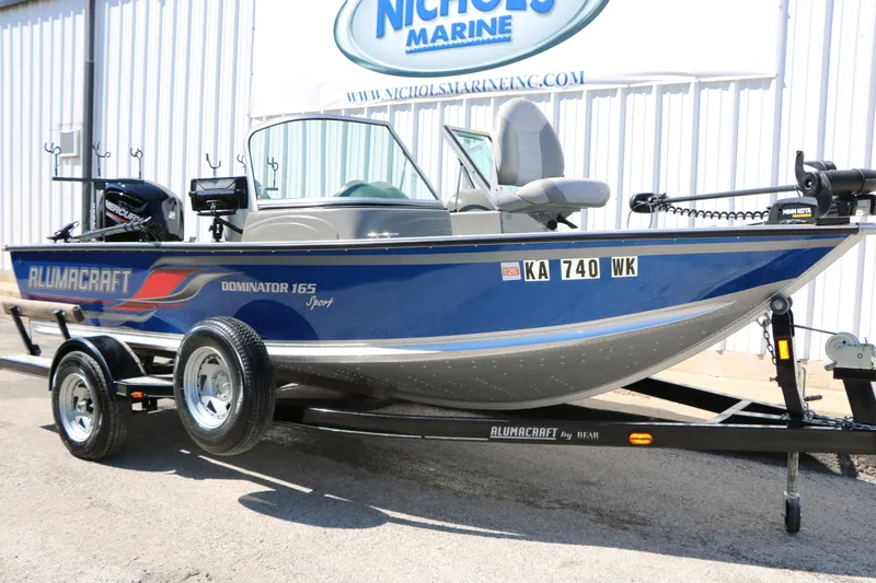 Slide: The Image of Alumacraft Dominator 165 Sport 2008 - 2