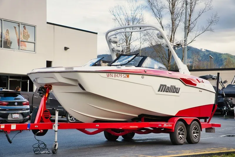 The Image of Malibu M220 2022 - 0