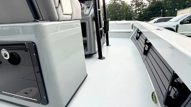 Slide: The Image of Pathfinder 2500 Hybrid 2026 - 21