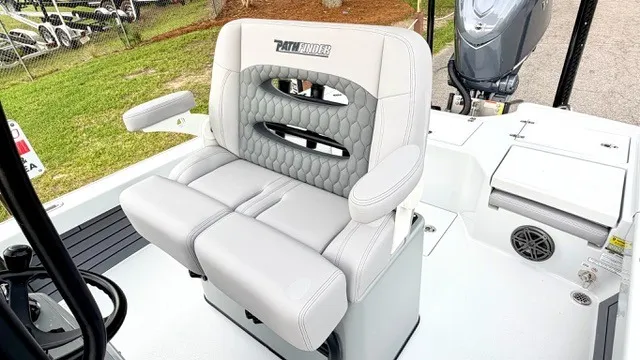 Slide: The Image of Pathfinder 2500 Hybrid 2026 - 17